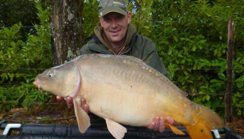 A 27 lb 9 oz carp from Lillybelle, Simon Green, Aug 2015
