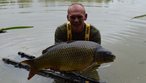 A 25 lb 10 oz carp from Lillybelle, Martin Earlam, Aug 2015