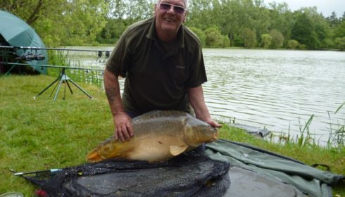 A 40 lb 4 oz carp from Lillybelle, Gary, May 2015