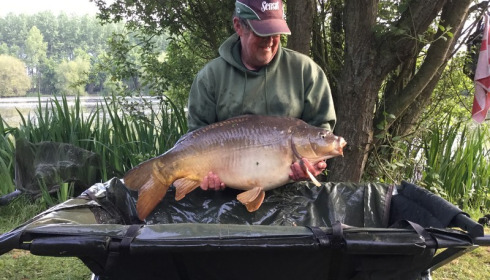 A 27 lb 5 oz carp from Lillypool, Phil Jackson, May 2017