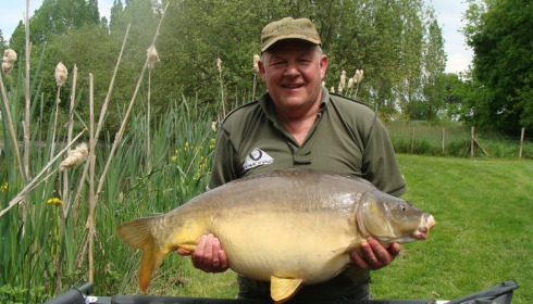 A 37 lb 15 oz carp from Lillypool, Derek Hayward, May 2016