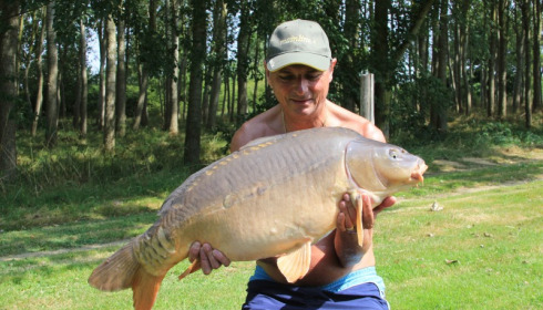 A 32 lb 8 oz carp from Lillypool, Norman Royston, Jul 2014