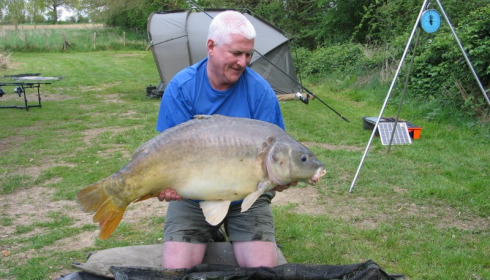 A 42 lb 2 oz carp from Lillypool, Merv Oarkenfull, Apr 2014