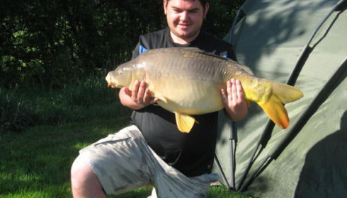 A 30 lb 15 oz carp from Lillypool, Alan Pattinson aka the lone ranger, Apr 2011