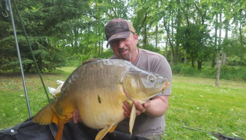 A 33 lb 4 oz carp from Lillypool, Richard Back, May 2017