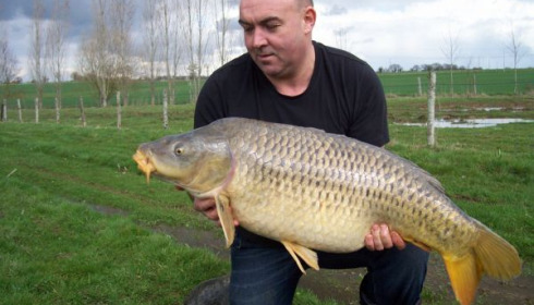 A 28 lb 4 oz carp from Lillypool, Mar 2010