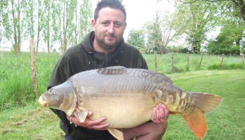 A 46 lb 4 oz carp from Lillypool, Craig Deenin (pb), May 2016