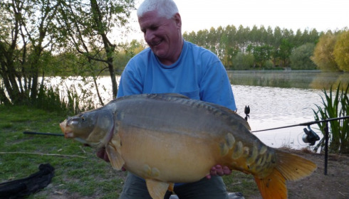 A 35 lb 7 oz carp from Lillypool, Merv Oakenfull, Apr 2014
