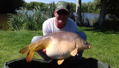 A 31 lb 14 oz carp from Lillypool, Doss, May 2017