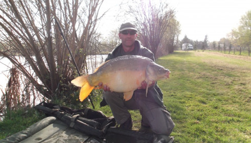 A 24 lb 8 oz carp from Lillypool, Mark, Mar 2012