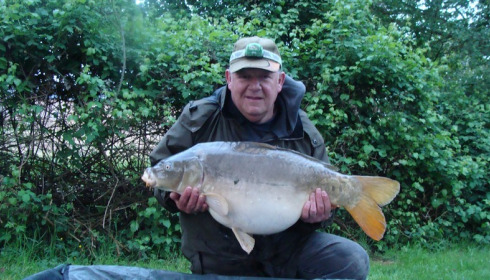 A 27 lb 6 oz carp from Lillypool, Derek Hayward, May 2016