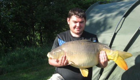 A 30 lb 15 oz carp from Lillypool, Alan Pattinson aka the lone ranger, Apr 2011