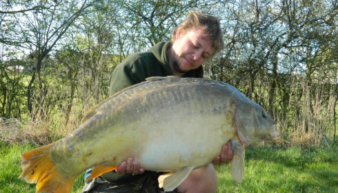 A 46 lb 8 oz carp from Lillypool, Huw, Mar 2012