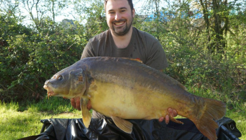 A 44 lb 4 oz carp from Lillypool, Ste Holmes, Apr 2015