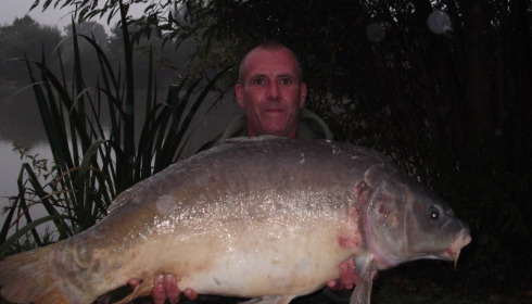 A 42 lb 7 oz carp from Lillypool, Mark Antrobus, Sep 2013
