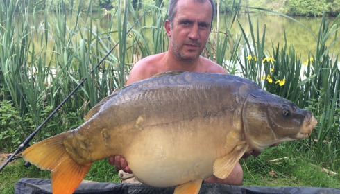 A 30 lb 2 oz carp from Lillypool, Mark Russell, May 2017