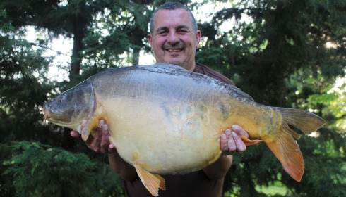 A 35 lb 11 oz carp from Lillypool, Kevin Hayward, May 2018
