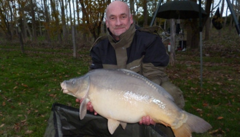 A 27 lb 2 oz carp from Lillypool, Steve Knight, Dec 2013