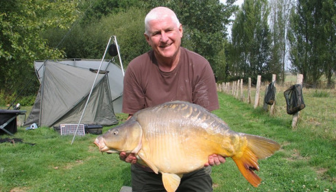 A 30 lb 4 oz carp from Lillypool, Merv Oakenfull, Sep 2016
