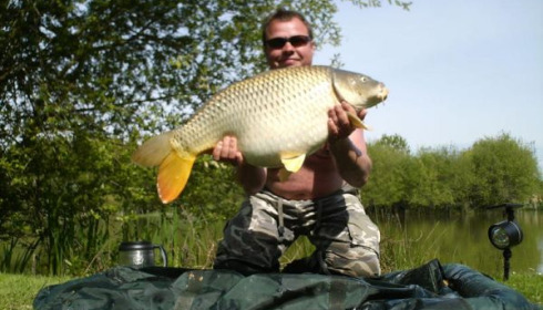 A 25 lb 8 oz carp from Lillypool, Andy Talbot, Apr 2011