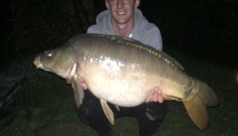 A 33 lb carp from Mas Bas Lotus Lake, Lloyd Benson, Jun 2016