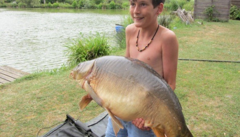 A 42 lb 8 oz carp from Mas Bas Lotus Lake, Tom Swain, Jul 2013