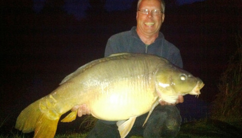 A 42 lb carp from Mas Bas Lotus Lake, Rob Harvey, Jun 2013