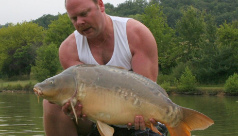 A 28 lb 2 oz carp from Mas Bas Main Lake, Sander Beijderwellen, Aug 2016