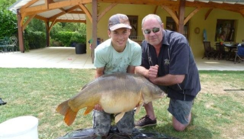 A 44 lb 4 oz carp from Mas Bas Main Lake, Michael Scarlett, Jun 2011