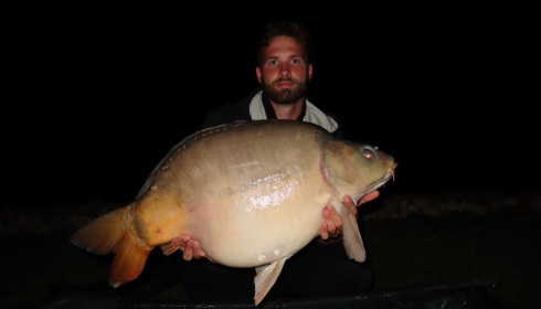 A 39 lb 14 oz carp from Mas Bas Main Lake, Graham Reid, Sep 2014