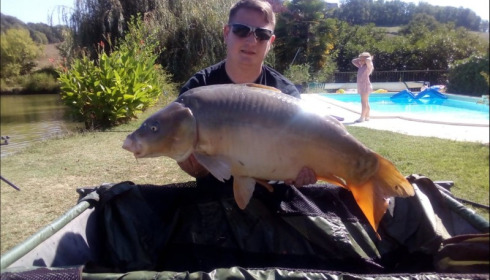 A 34 lb carp from Mas Bas Main Lake, Mark Hoggins, Sep 2018