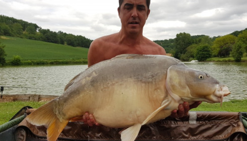 A 46 lb 12 oz carp from Mas Bas Main Lake, Robert Wood, Jul 2017