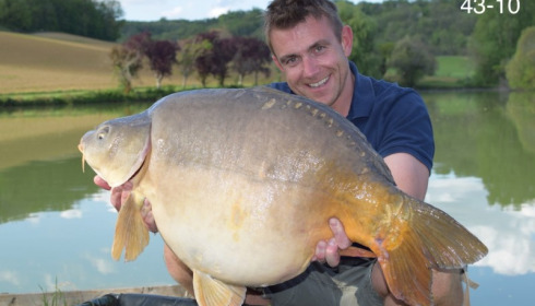 A 43 lb 10 oz carp from Mas Bas Main Lake, Fletcher, Apr 2015