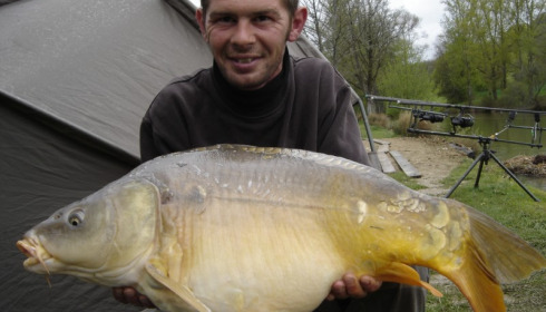 A 20 lb 2 oz carp from Mas Bas Main Lake, michael, Apr 2012