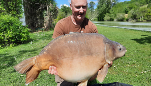 A 43 lb 13 oz fish from Mas Bas Main Lake, Mirror, Apr 2022