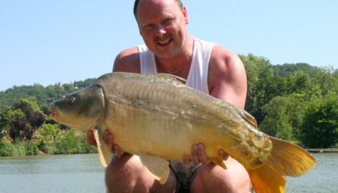 A 28 lb 1 oz carp from Mas Bas Main Lake, Sander Beijderwellen, Aug 2016
