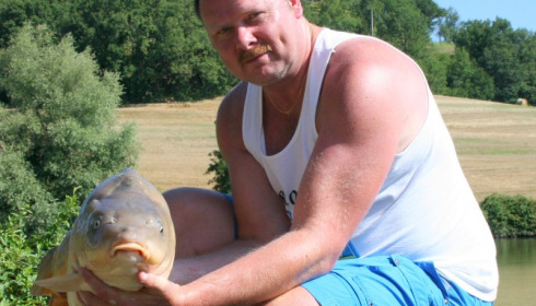 A 30 lb 6 oz carp from Mas Bas Main Lake, Sander Beijderwellen, Aug 2016