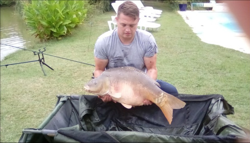 A 32 lb 9 oz carp from Mas Bas Main Lake, Mark Hoggins, Sep 2018