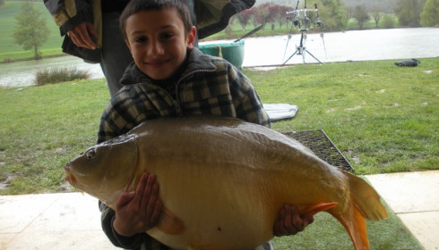 A 22 lb 6 oz carp from Mas Bas Main Lake, nelson, Apr 2012