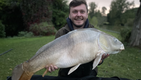 A 31 lb carp from Mas Bas Main Lake, Adrian Southwood, Oct 2021