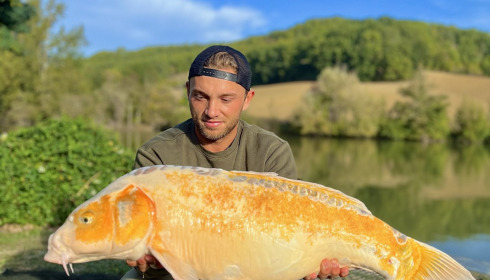 A 21 lb fish from Mas Bas Main Lake, Koi carp, Oct 2022