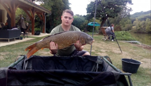 A 24 lb carp from Mas Bas Main Lake, Mark Hoggins, Sep 2018