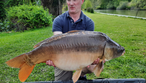 A 33 lb 5 oz carp from Mas Bas Main Lake, May 2022