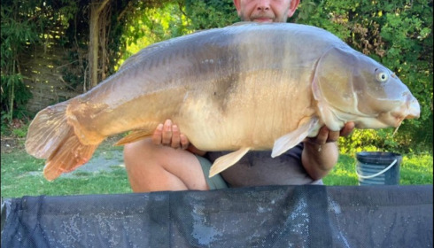 A 46 lb carp from Mas Bas Main Lake, Sep 2019