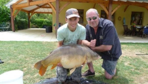 A 44 lb 2 oz carp from Mas Bas Main Lake, Michael Scarlett, Jun 2011