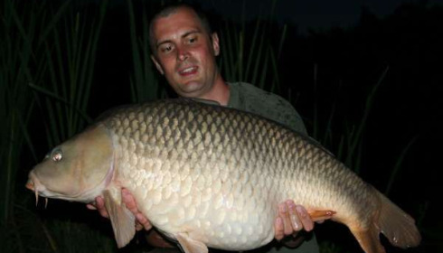 A 33 lb 4 oz carp from Mas Bas Main Lake, James Derbyshire, May 2010