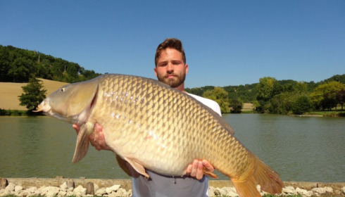 A 37 lb 4 oz carp from Mas Bas Main Lake, Graham Reid