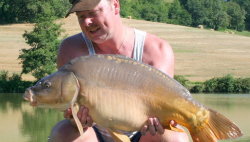 A 32 lb 3 oz carp from Mas Bas Main Lake, Sander Beijderwellen, Aug 2016