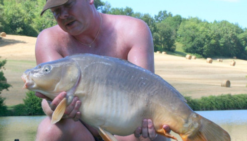 A 24 lb 1 oz carp from Mas Bas Main Lake, Sander Beijderwellen, Aug 2016