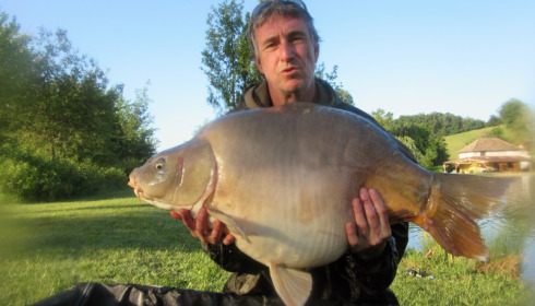 A 44 lb 3 oz carp from Mas Bas Main Lake, Gary Boyce, May 2015